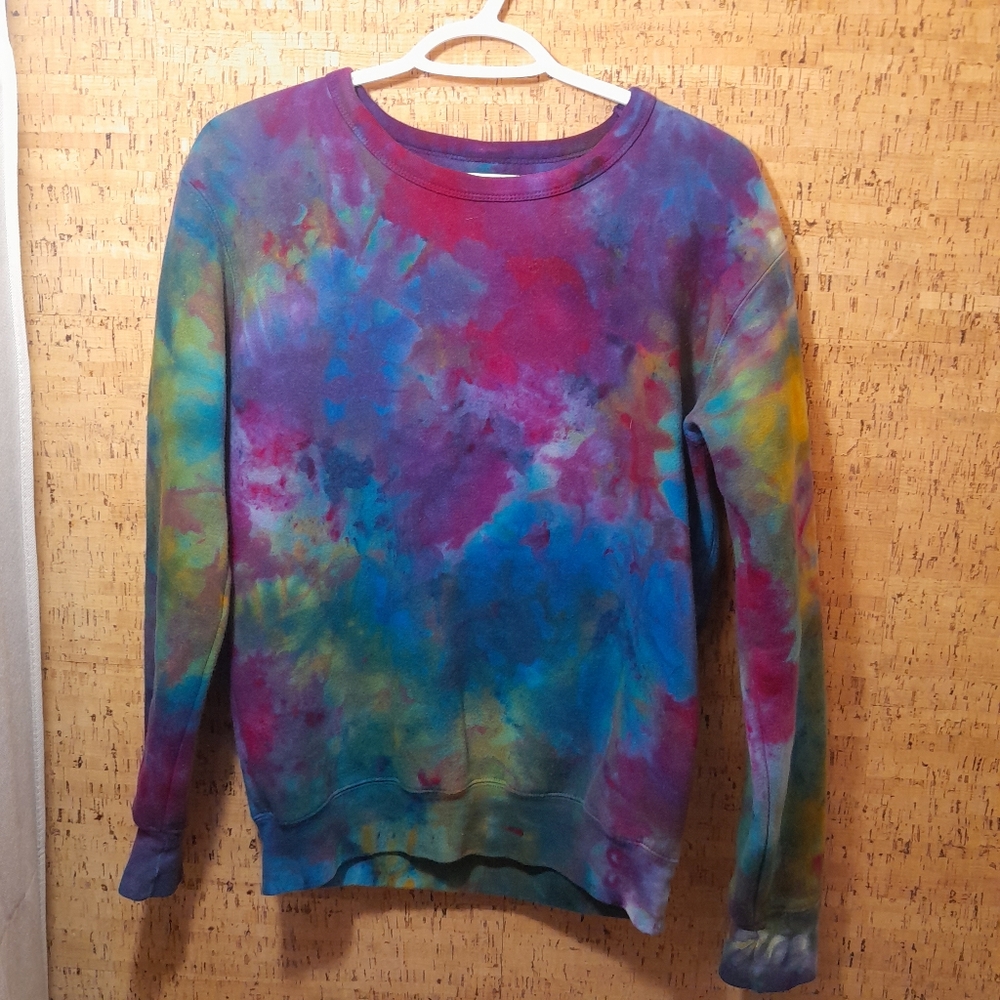 Tie dye pullover